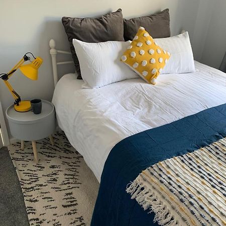 The Hideaway, Calm, Cozy, Dog Friendly Retreat Apartment Cheltenham Bagian luar foto