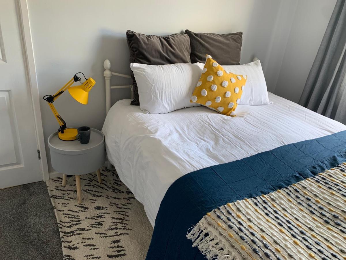 The Hideaway, Calm, Cozy, Dog Friendly Retreat Apartment Cheltenham Bagian luar foto