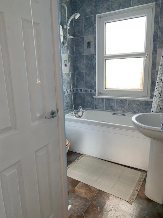 The Hideaway, Calm, Cozy, Dog Friendly Retreat Apartment Cheltenham Bagian luar foto