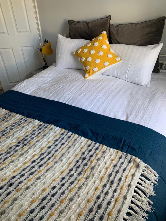 The Hideaway, Calm, Cozy, Dog Friendly Retreat Apartment Cheltenham Bagian luar foto