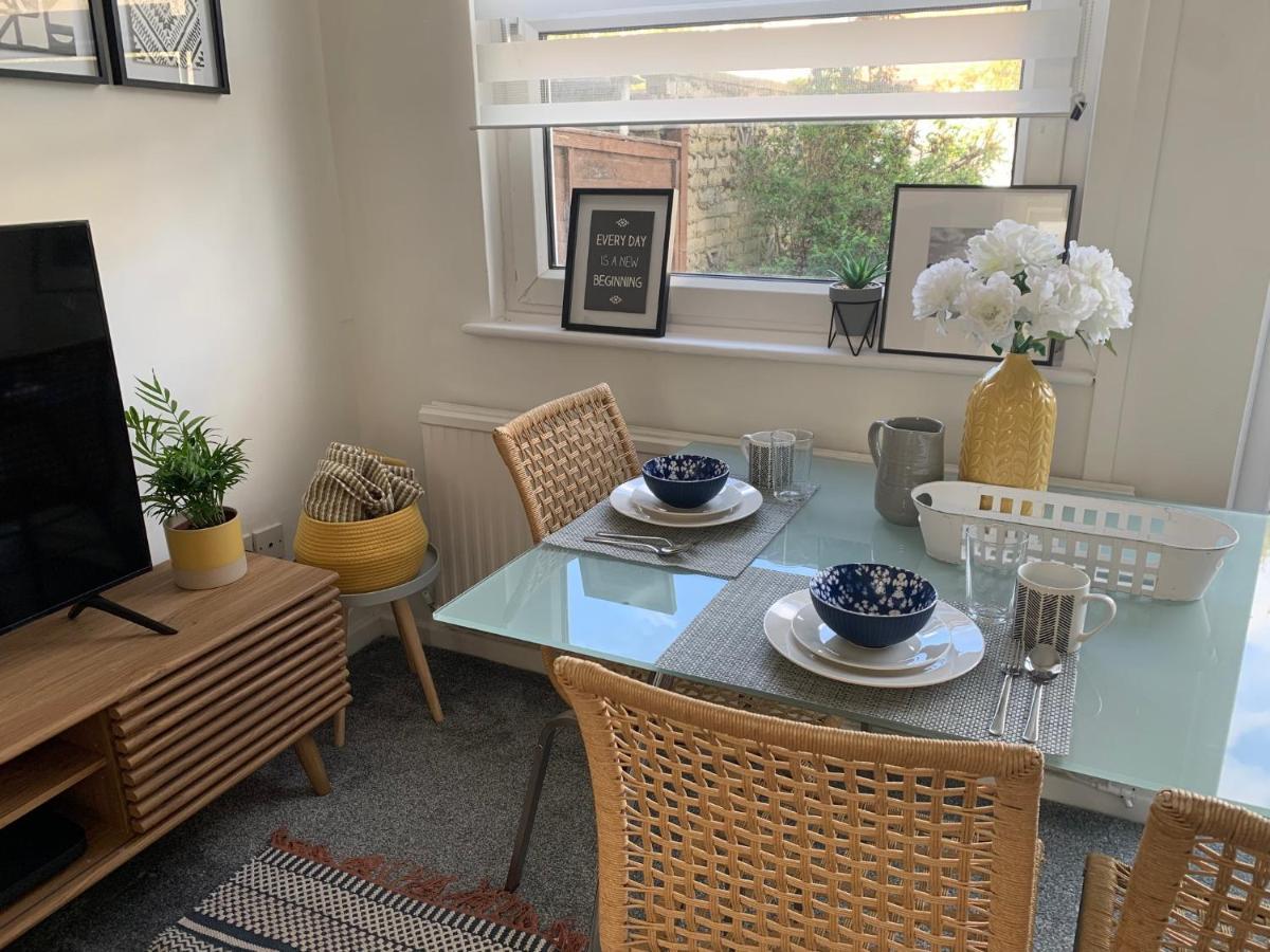 The Hideaway, Calm, Cozy, Dog Friendly Retreat Apartment Cheltenham Bagian luar foto