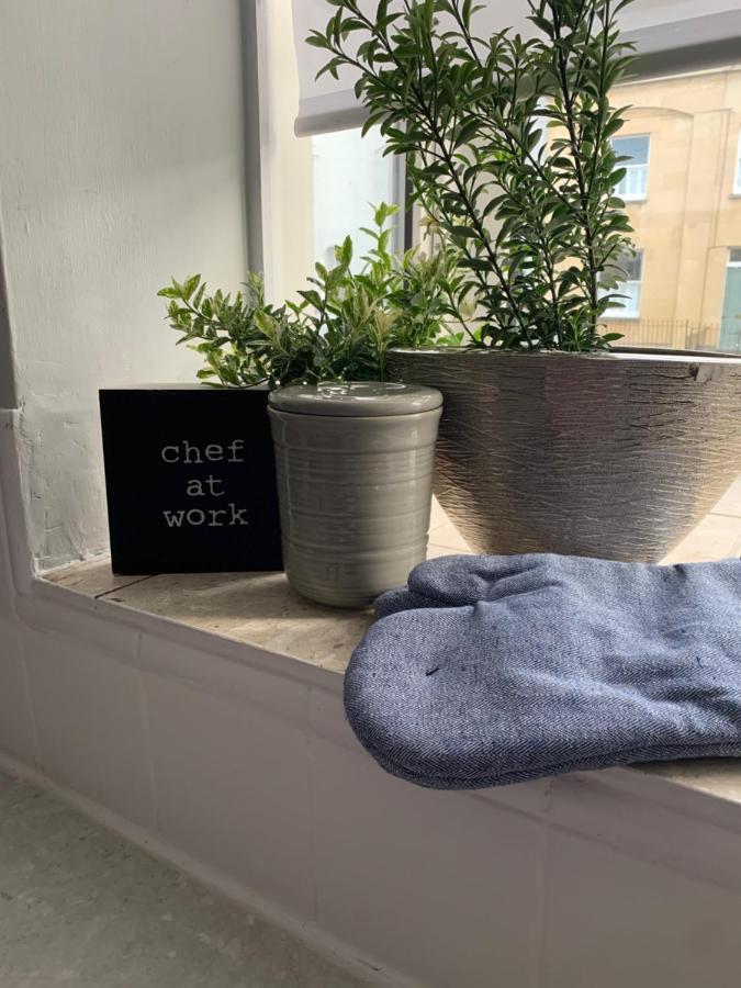 The Hideaway, Calm, Cozy, Dog Friendly Retreat Apartment Cheltenham Bagian luar foto